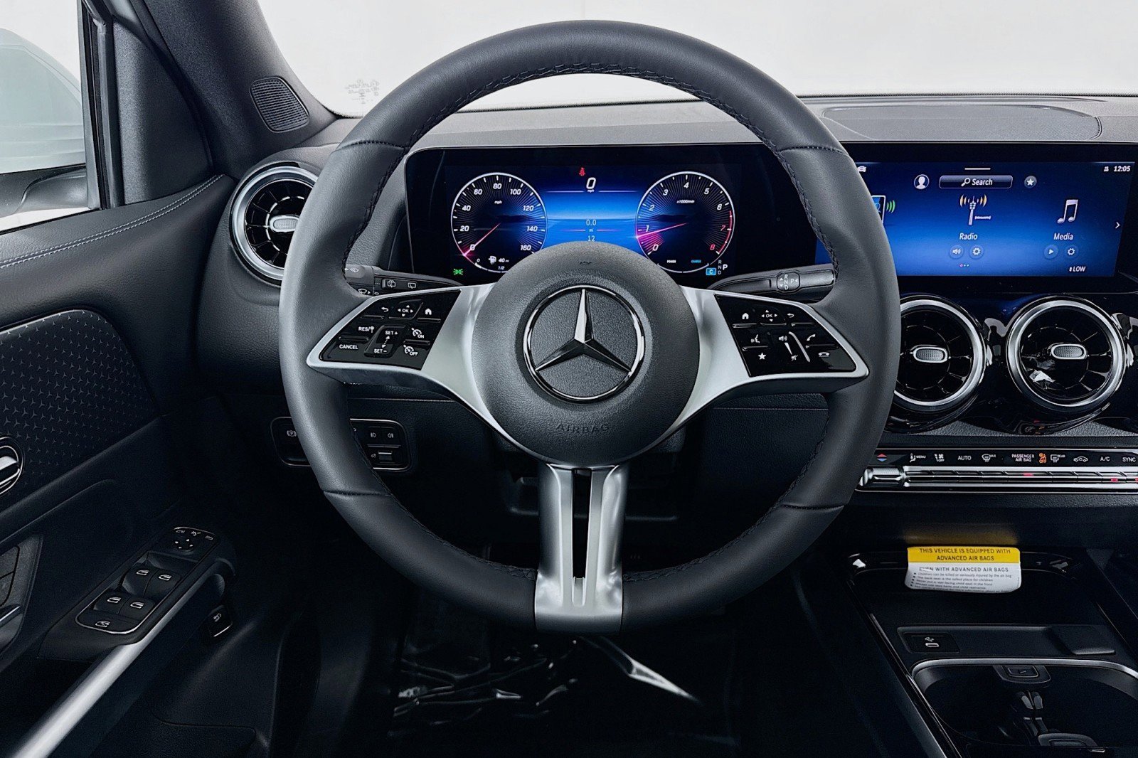 New 2026 Mercedes-Benz GLB 250 image 4