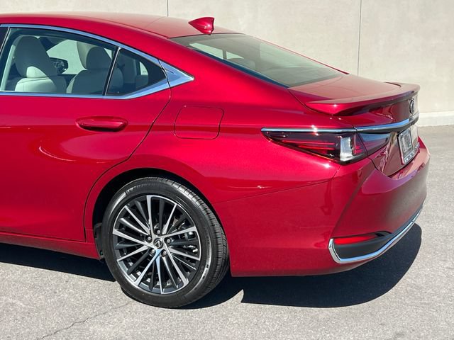 Used 2024 Lexus ES 300h w/ Premium Package FWD image 7