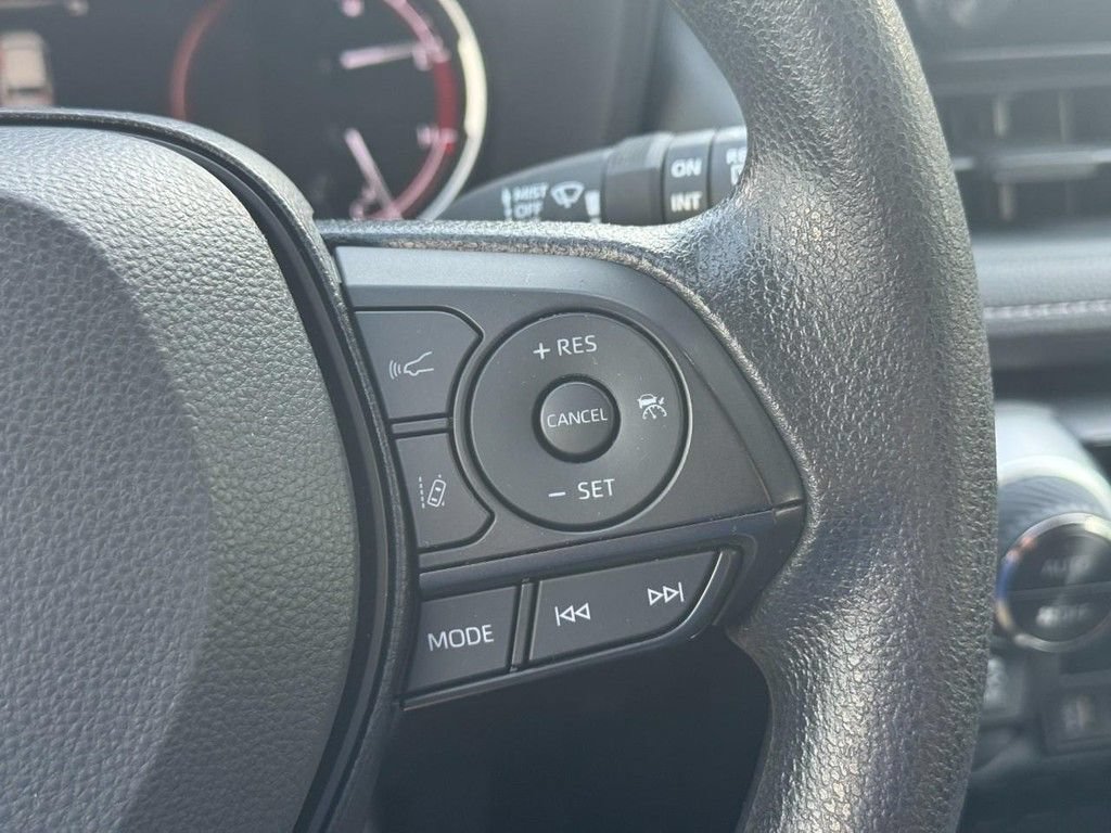 Certified 2025 Toyota RAV4 XLE AWD/4WD image 26