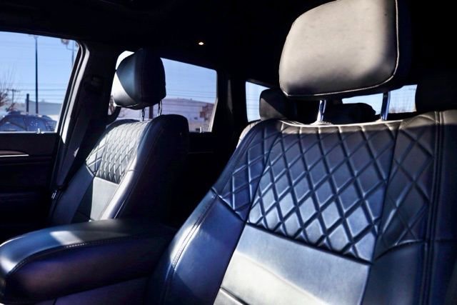 Used 2018 Jeep Grand Cherokee Limited image 20