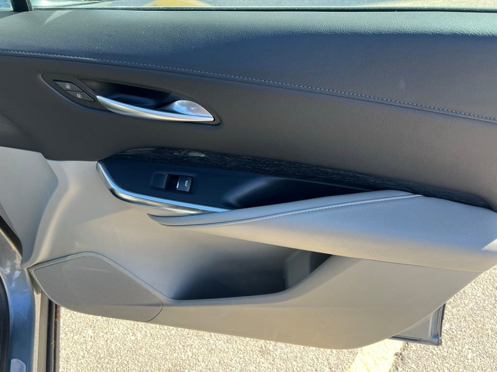 Used 2023 Cadillac XT4 Premium Luxury image 22