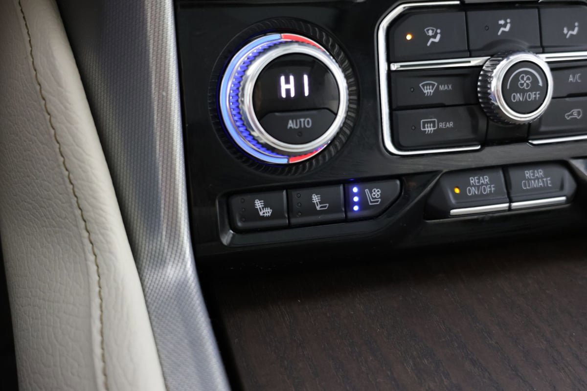 Used 2021 GMC Yukon XL Denali w/ Denali Ultimate Package image 9