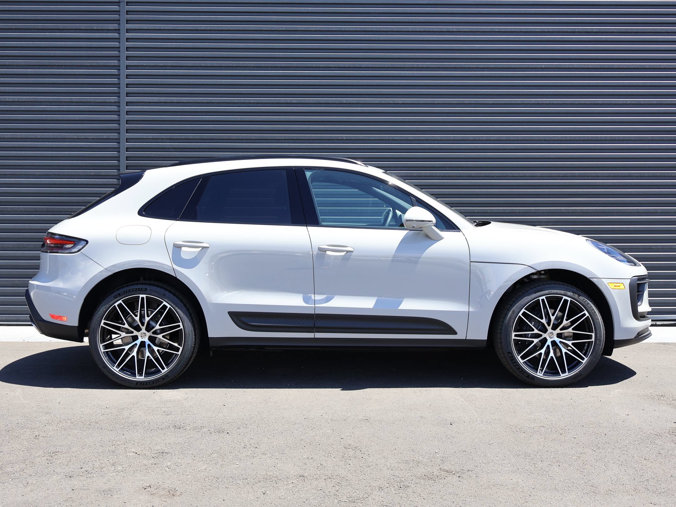 New 2026 Porsche Macan AWD/4WD image 8