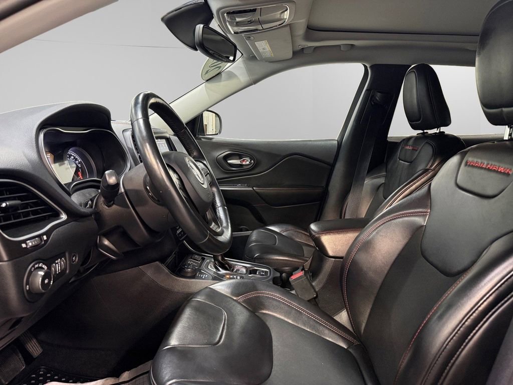 Used 2019 Jeep Cherokee Trailhawk w/ Comfort & Convenience Group image 23