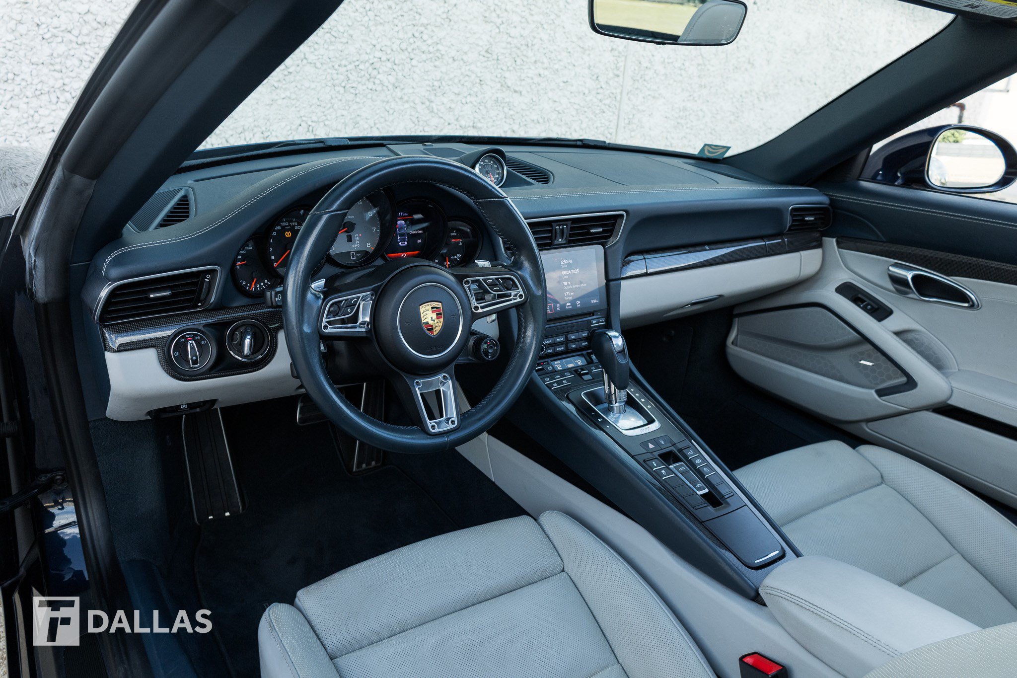 Used 2018 Porsche 911 Targa 4S AWD/4WD image 3