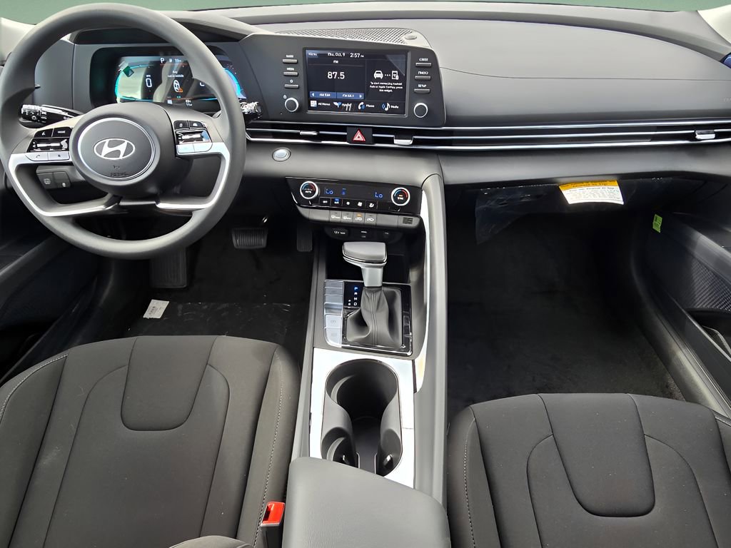 New 2025 Hyundai Elantra Blue image 24