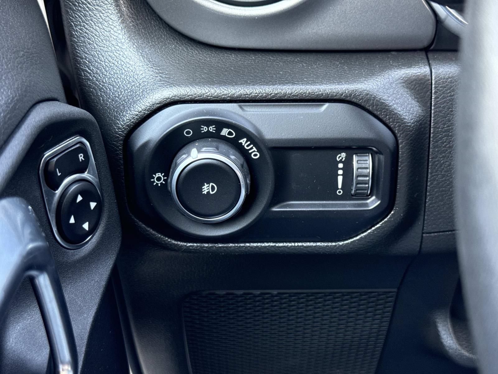Used 2023 Jeep Wrangler Unlimited Sport AWD/4WD image 20