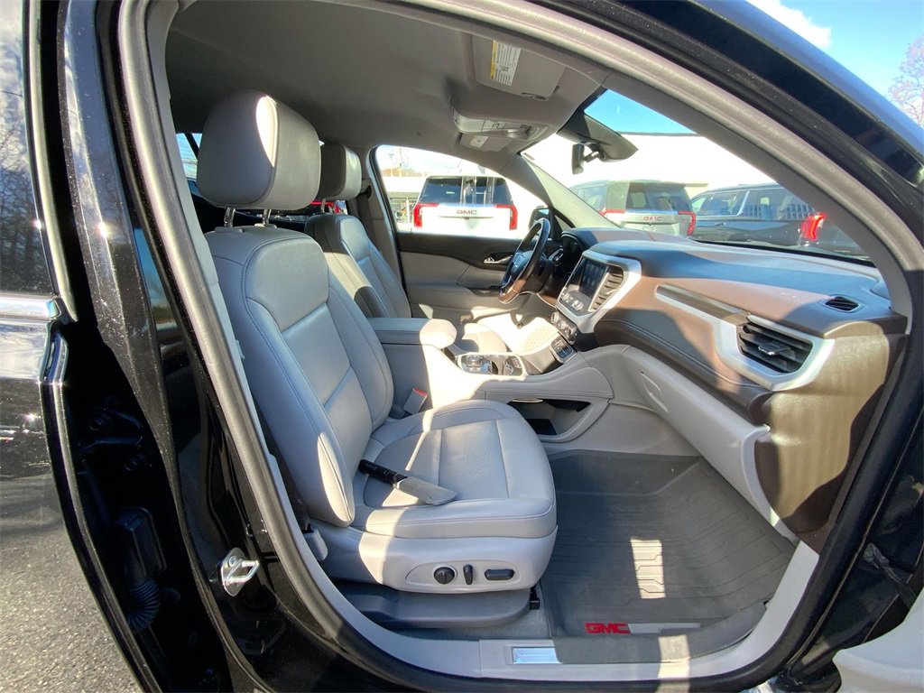 Certified 2023 GMC Acadia SLT w/ Technology Package image 26