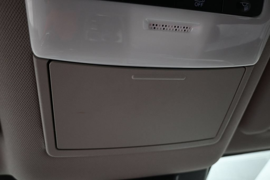 Used 2024 Nissan Rogue S FWD image 38