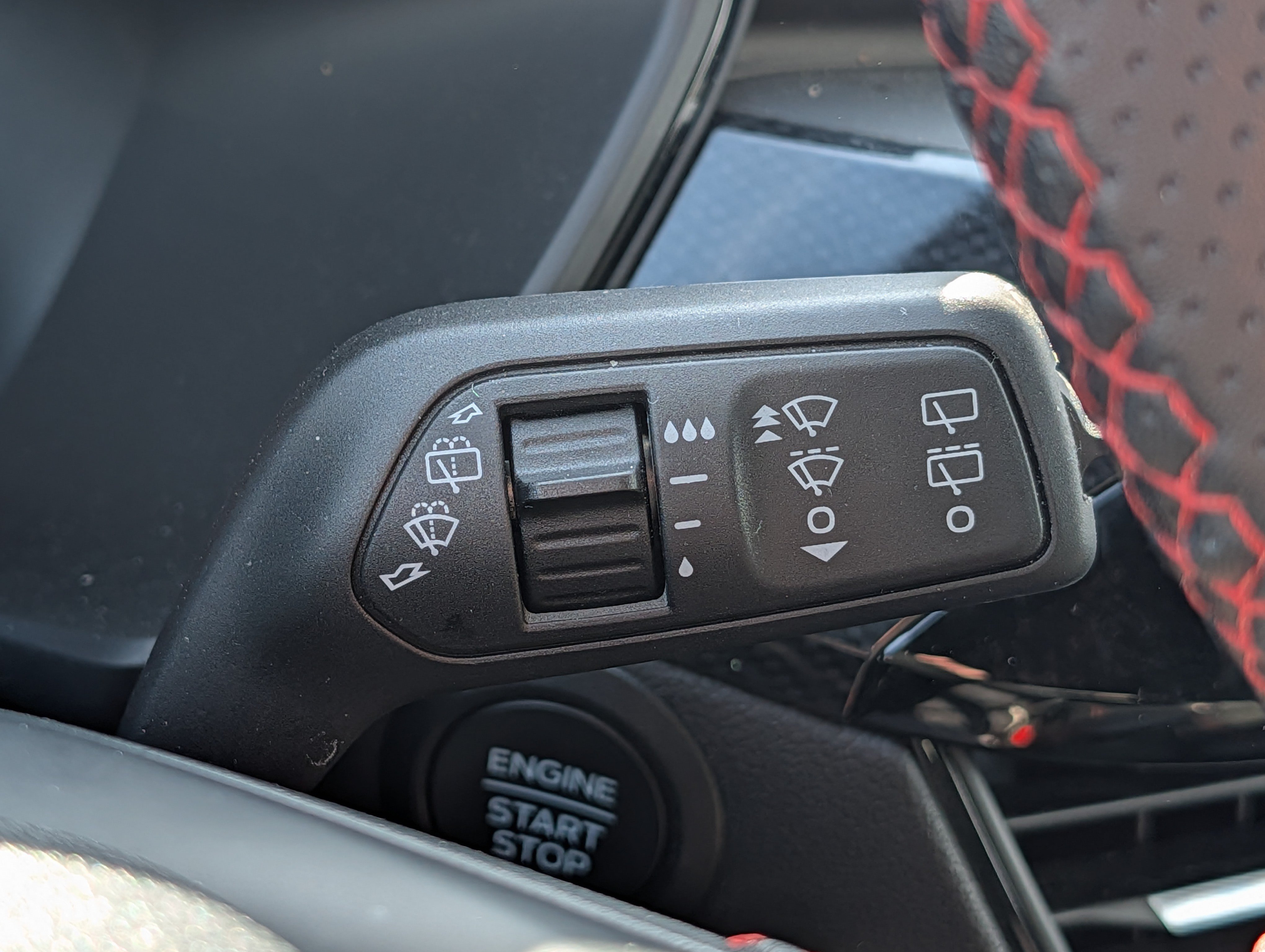 Used 2025 Ford Escape ST-Line AWD/4WD image 30