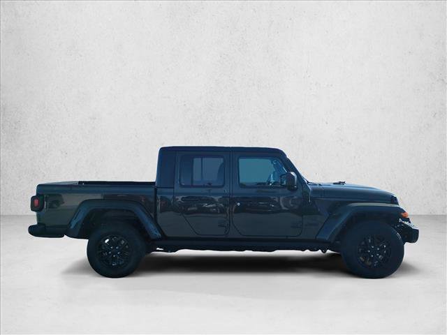 Used 2023 Jeep Gladiator Sport AWD/4WD image 4