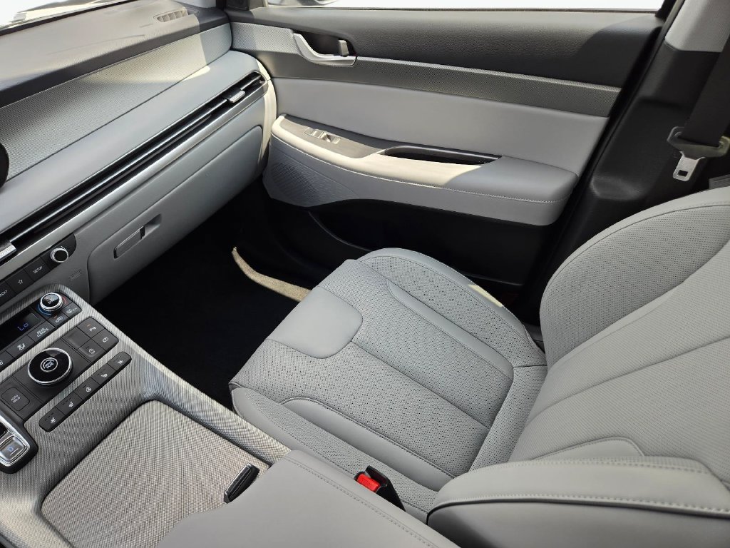 Certified 2025 Hyundai Palisade SEL FWD image 21