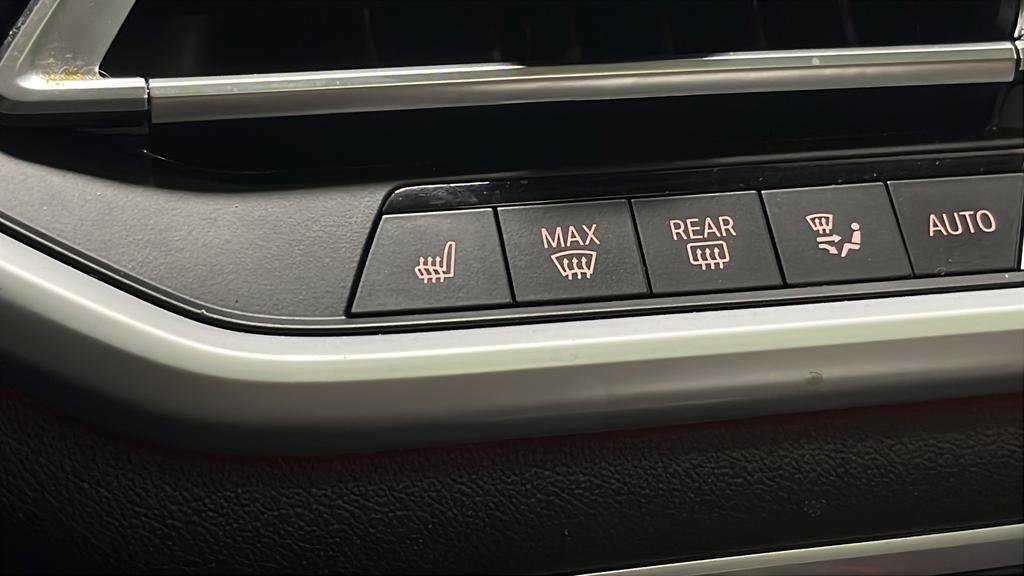 Used 2022 BMW X7 xDrive40i w/ Premium Package image 22