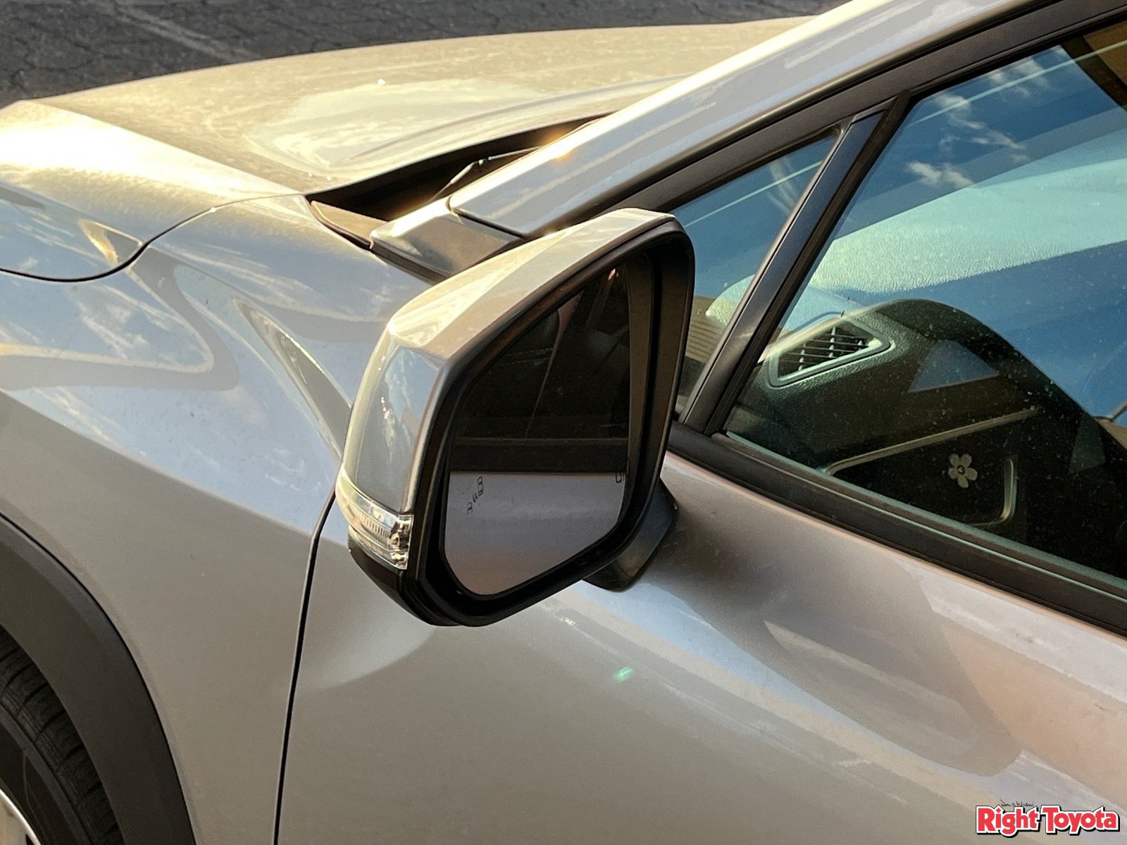Certified 2023 Toyota Corolla Cross LE AWD/4WD image 9