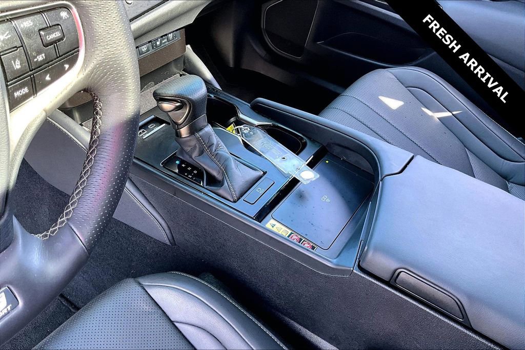 Used 2024 Lexus ES 350 F Sport w/ Accessory Package (Z2) image 17