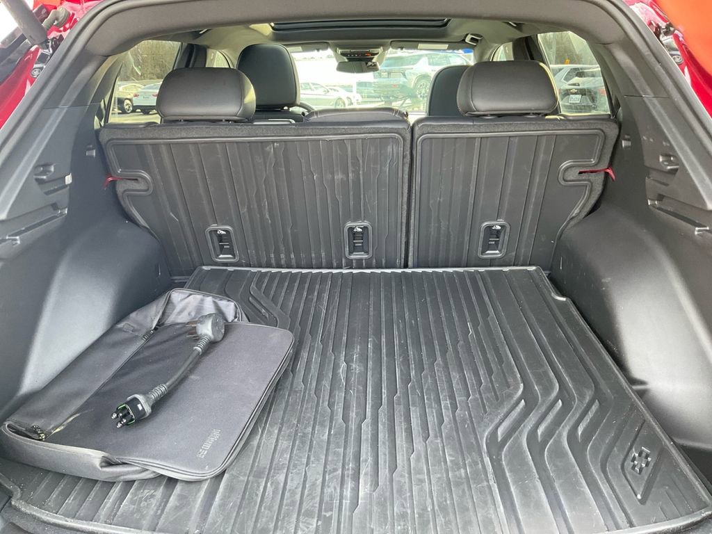 Used 2025 Chevrolet Equinox EV RS w/ LPO, Trailering Package image 27