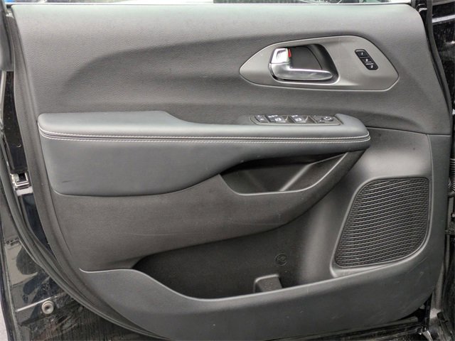 New 2025 Chrysler Pacifica Select w/ Uconnect Theater Family Group image 12