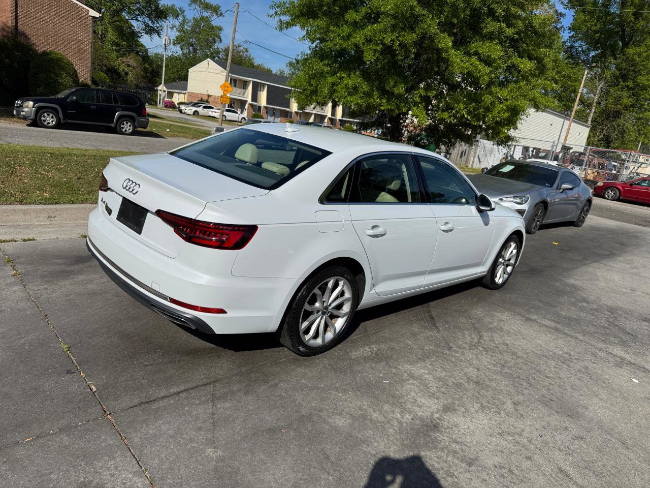 Used 2019 Audi A4 2.0T Premium w/ Convenience Package image 9