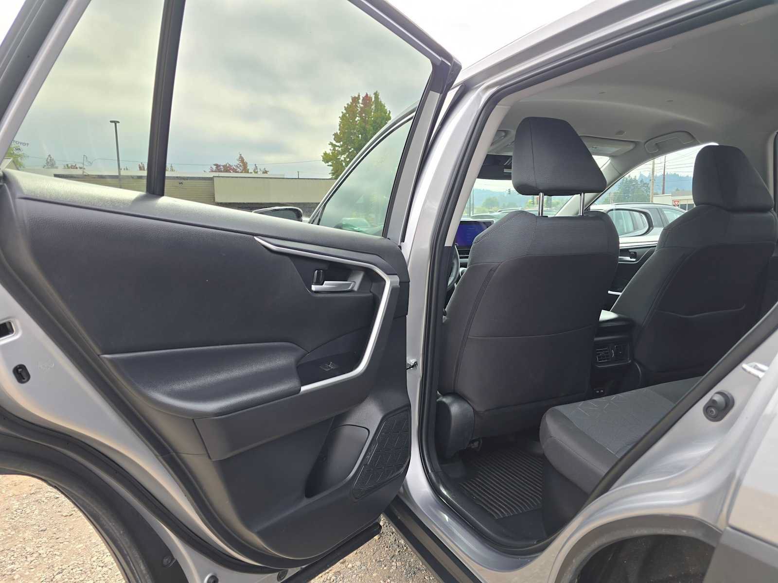 Used 2025 Toyota RAV4 XLE w/ Weather Package AWD/4WD image 15