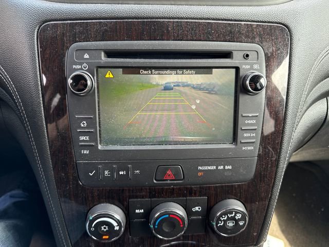 Used 2017 Chevrolet Traverse LT w/ Style and Technology Package image 29