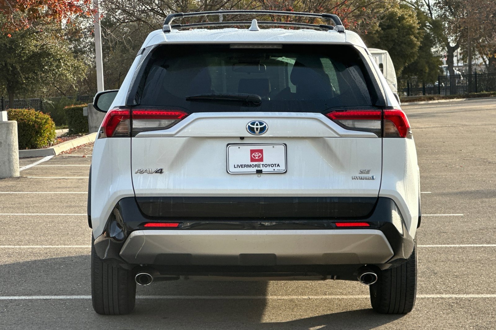 Used 2024 Toyota RAV4 SE image 5