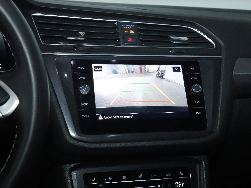 Used 2024 Volkswagen Tiguan SE image 30