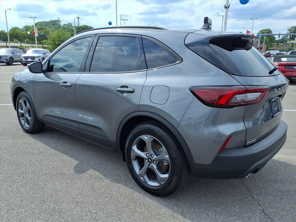 Used 2025 Ford Escape ST-Line w/ Equipment Group 301A FWD image 3