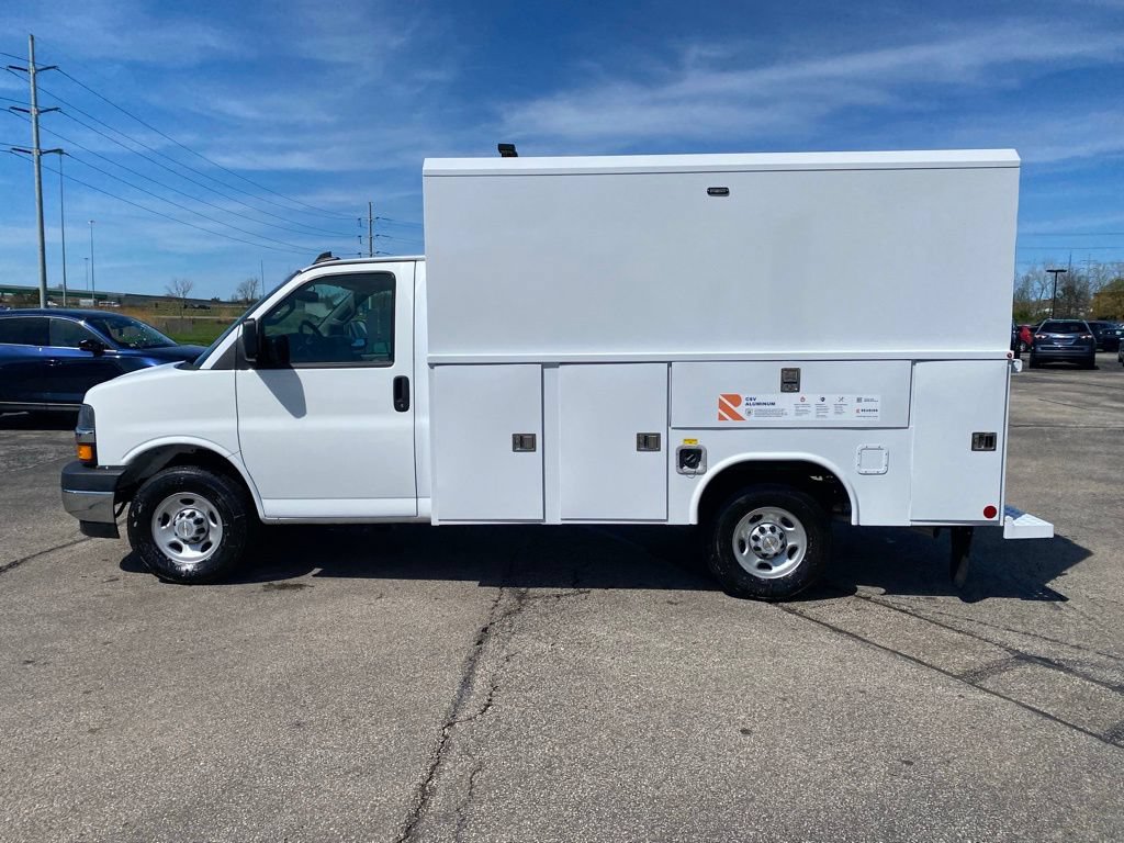 New 2025 Chevrolet Express 3500 w/ Power Convenience Package RWD image 4
