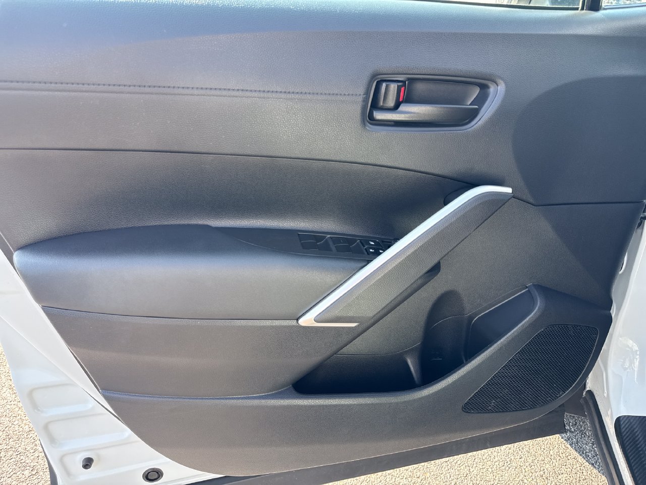 Used 2024 Toyota Corolla Cross LE FWD image 15