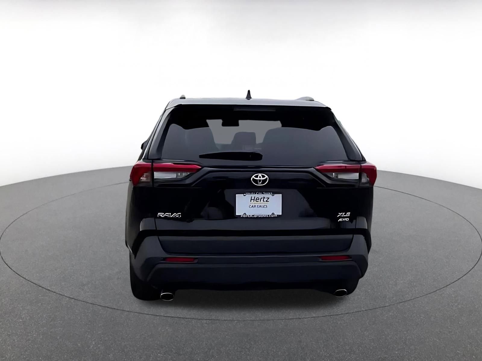 Used 2025 Toyota RAV4 XLE image 12