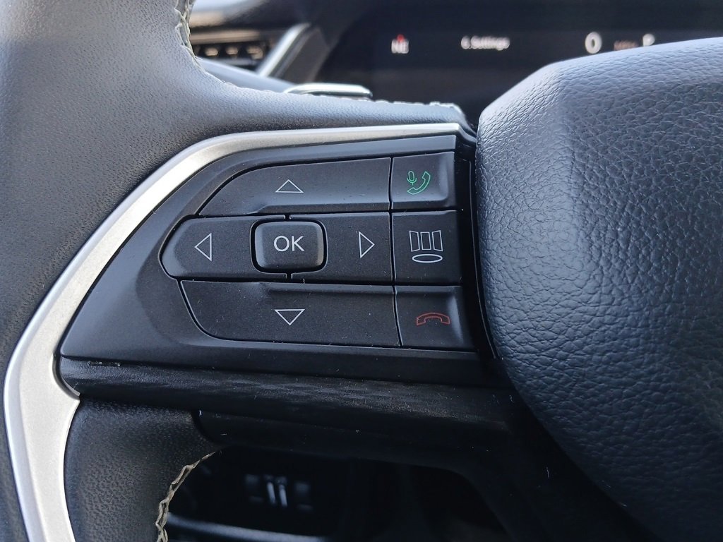 Used 2023 Jeep Grand Cherokee L Laredo image 19