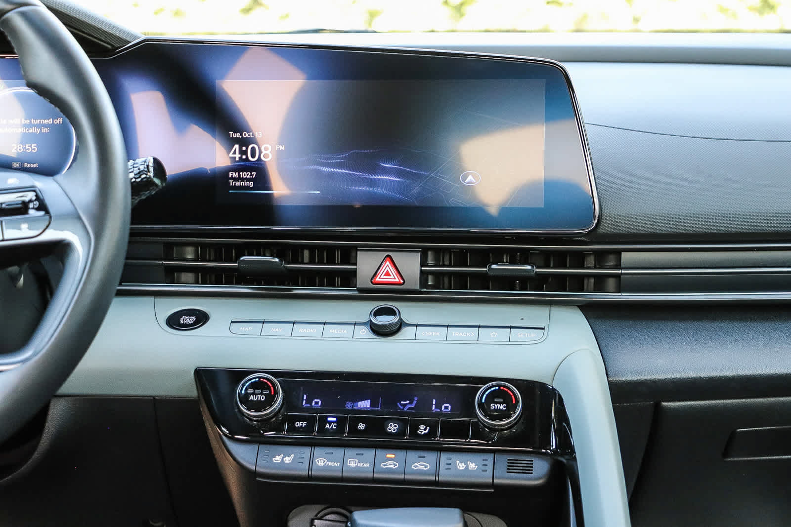 Used 2025 Hyundai Elantra Limited FWD image 14