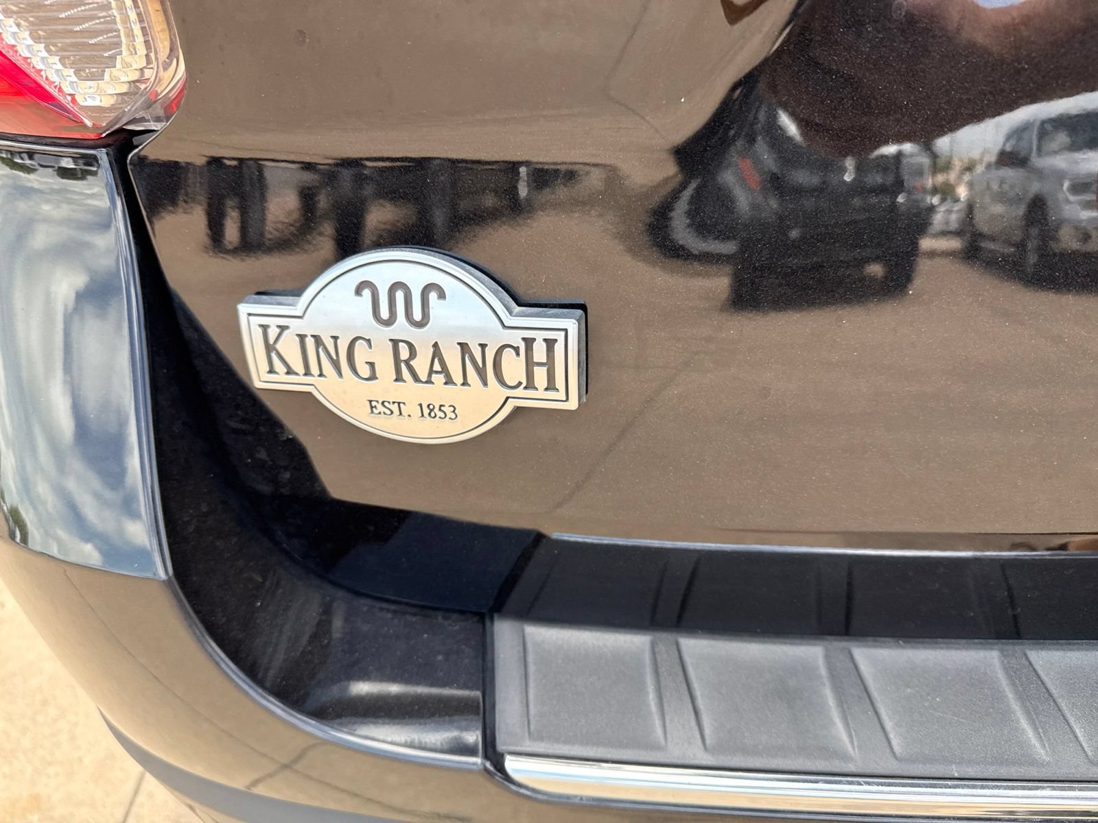 Used 2023 Ford Explorer King Ranch w/ Technology Package AWD/4WD image 9
