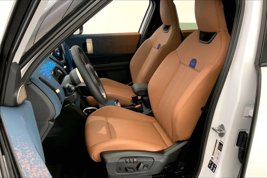 Used 2025 MINI Cooper Countryman S w/ Comfort Package Max image 13