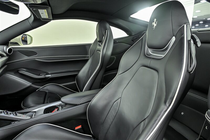 Used 2019 Ferrari Portofino RWD image 24