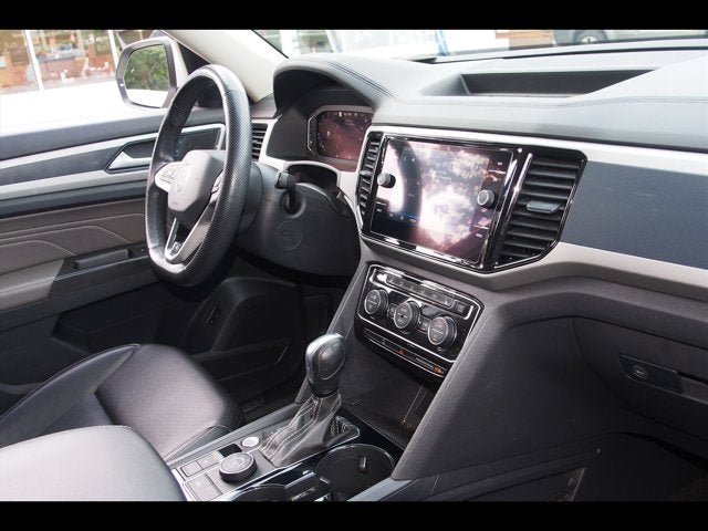 Used 2022 Volkswagen Atlas SEL R-Line AWD/4WD image 10