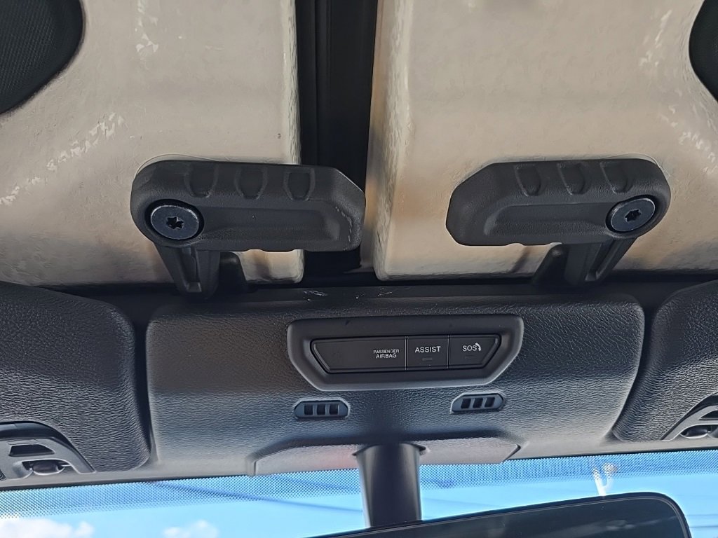 Certified 2022 Jeep Gladiator Willys image 31