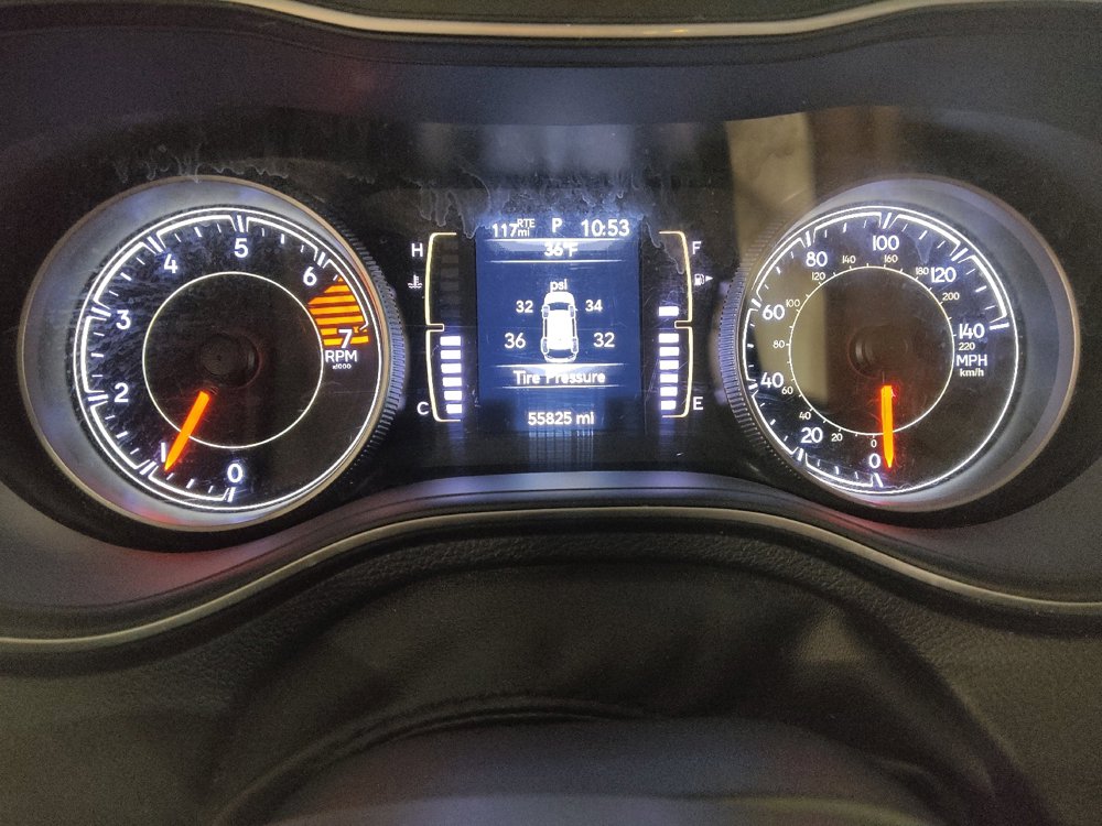 Used 2020 Jeep Cherokee Latitude w/ Cold Weather Group AWD/4WD image 23