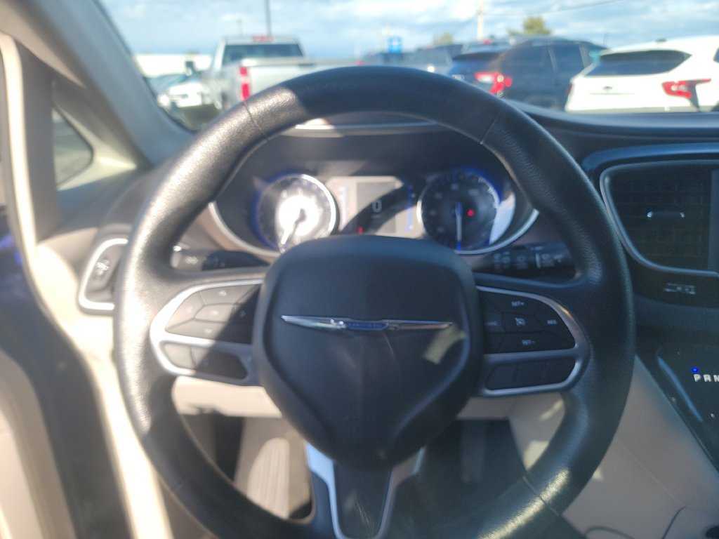 Used 2021 Chrysler Voyager LX FWD image 37