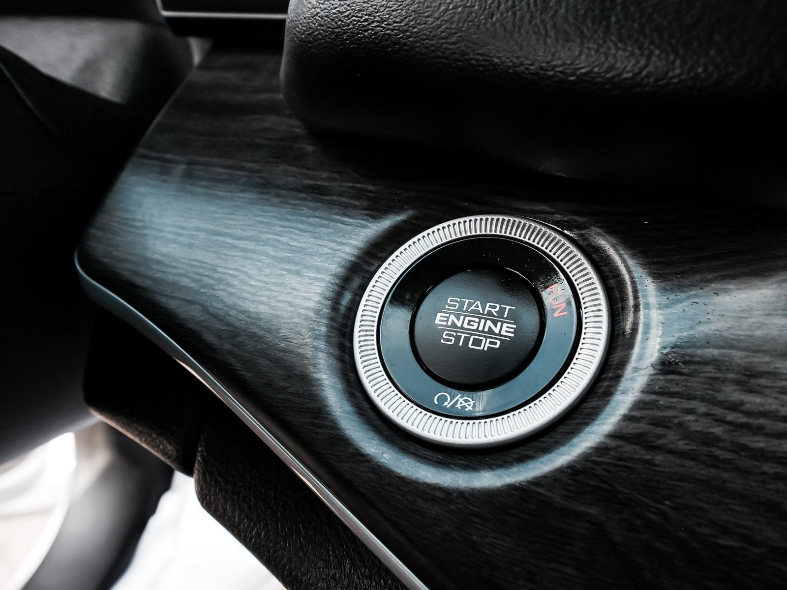 Used 2024 Jeep Grand Cherokee Limited 4xe w/ Luxury Tech Group II AWD/4WD image 25