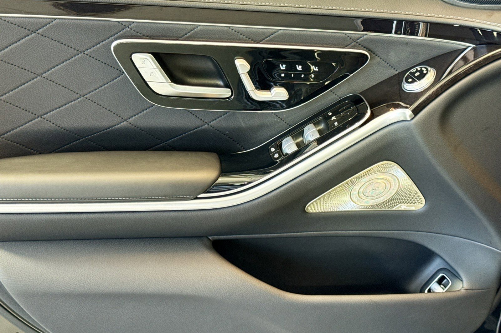 Certified 2022 Mercedes-Benz S 500 4MATIC image 17