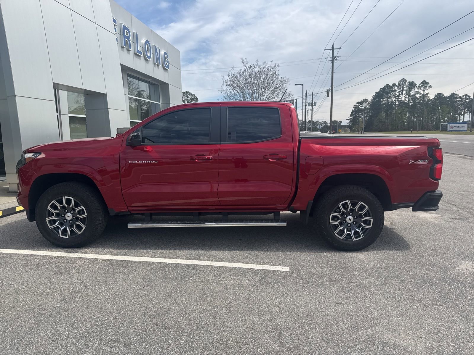 Used 2023 Chevrolet Colorado Z71 w/ Z71 Convenience Package 2 image 4