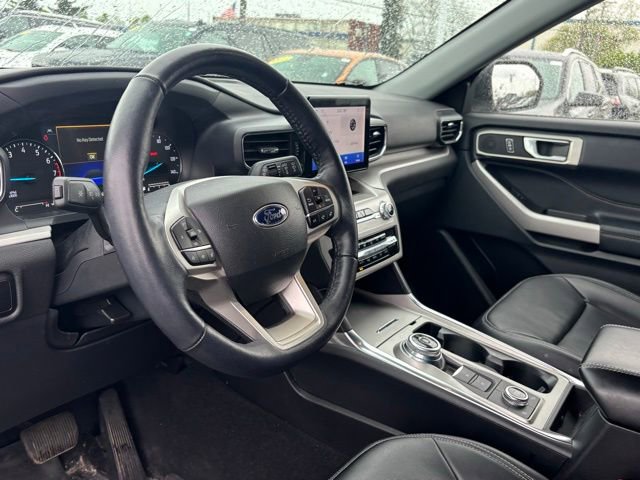 Used 2023 Ford Explorer XLT w/ Equipment Group 202A AWD/4WD image 15