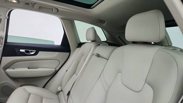 Used 2023 Volvo XC60 B5 Plus w/ Climate Package image 29