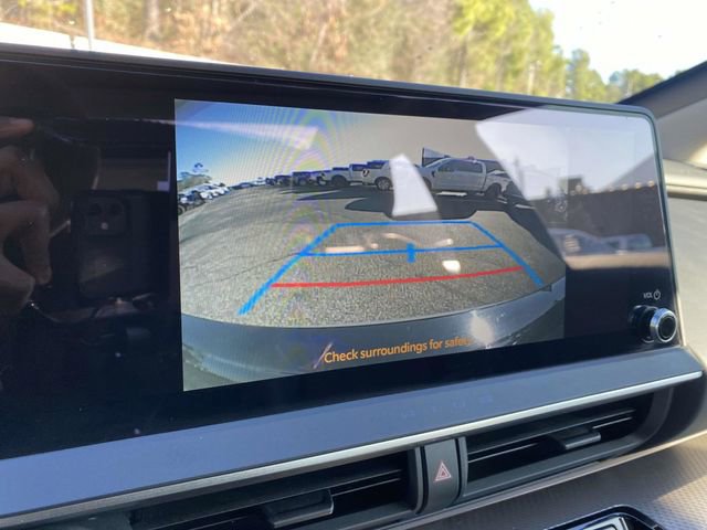 Used 2025 Toyota Prius XLE image 28