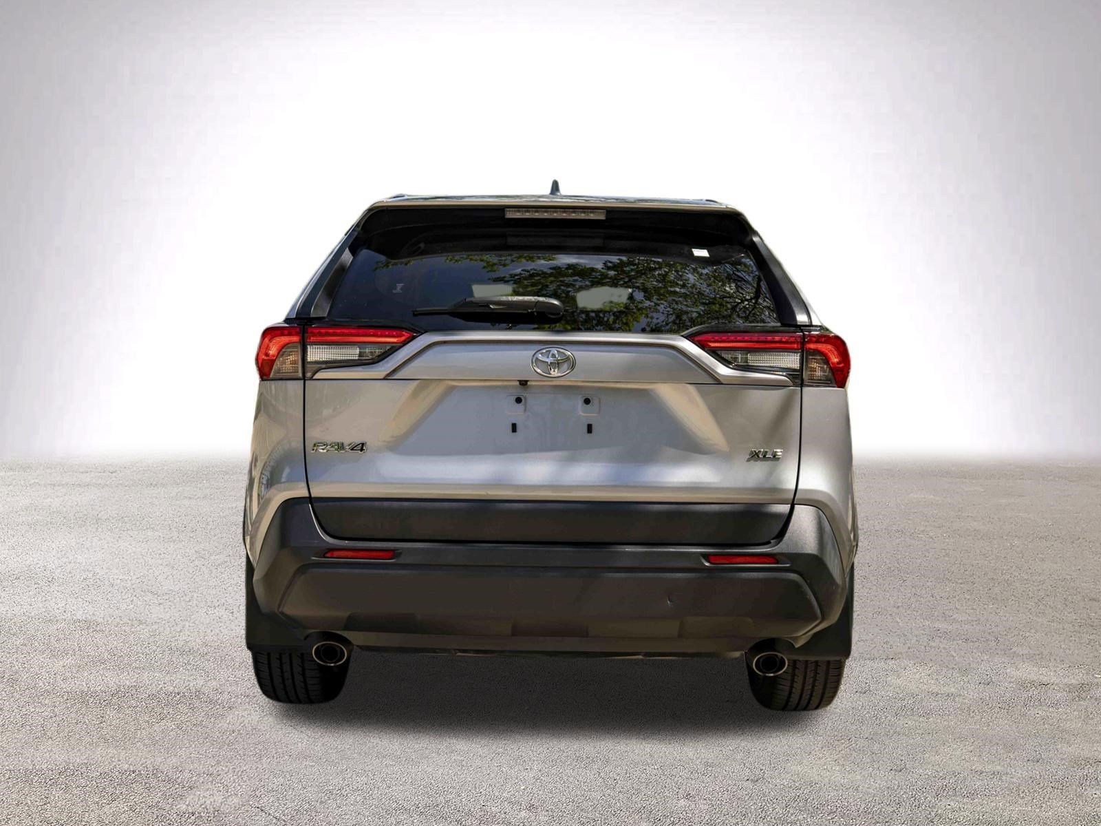 Used 2019 Toyota RAV4 XLE Premium image 8