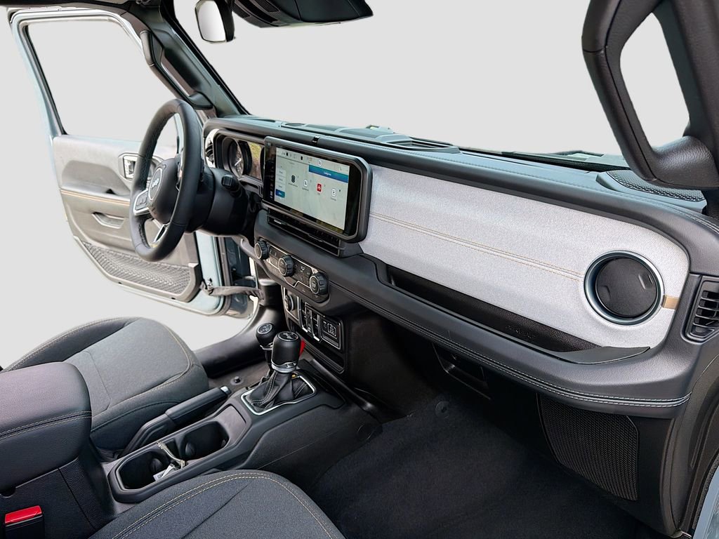 Used 2025 Jeep Wrangler Unlimited Sahara image 33