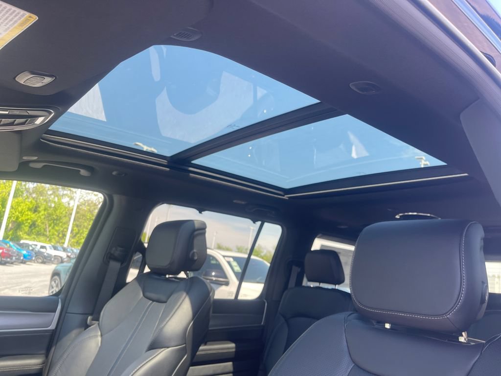New 2026 Jeep Grand Wagoneer Limited AWD/4WD image 19