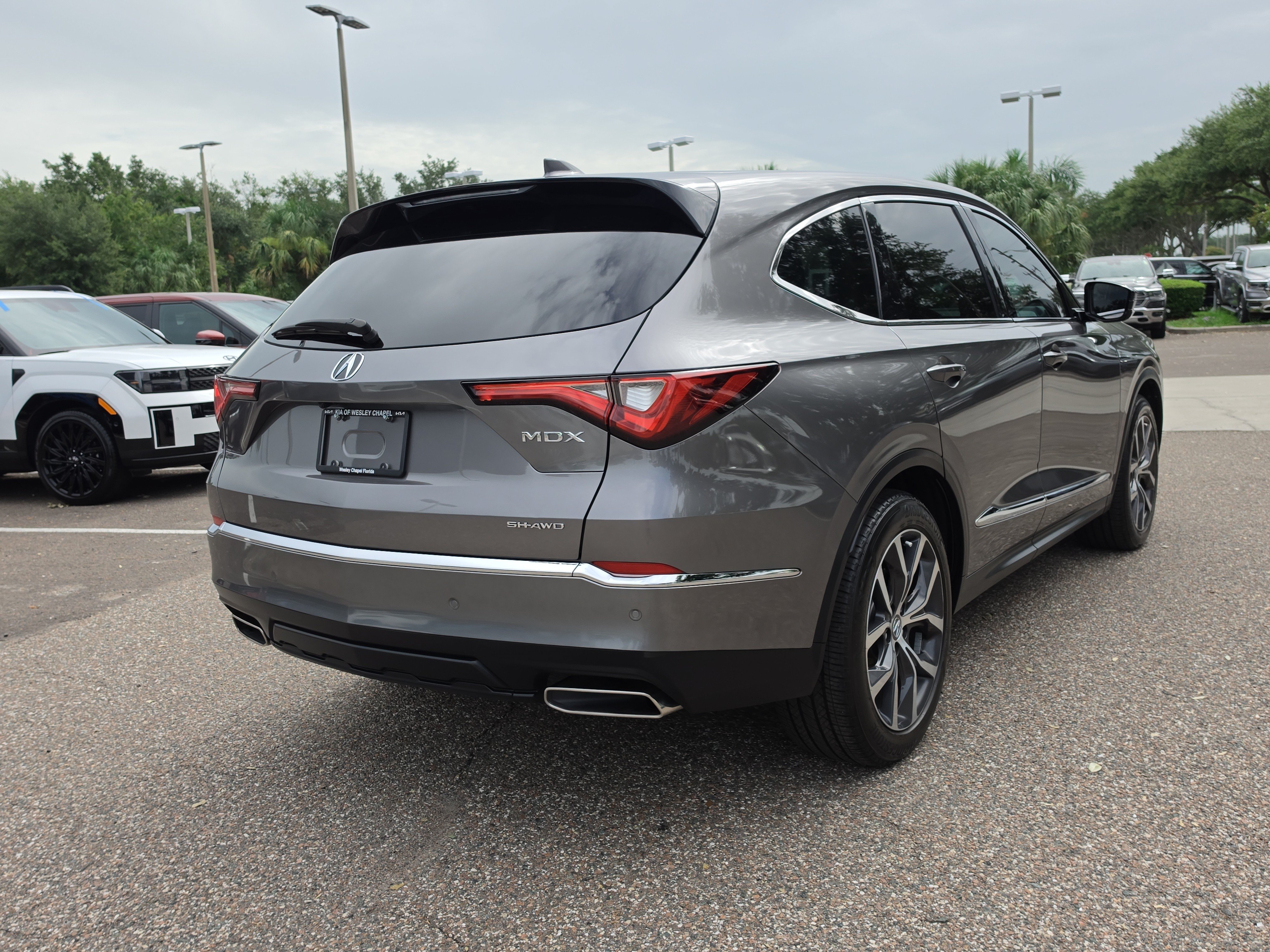 Used 2023 Acura MDX w/ Technology Package AWD/4WD image 8