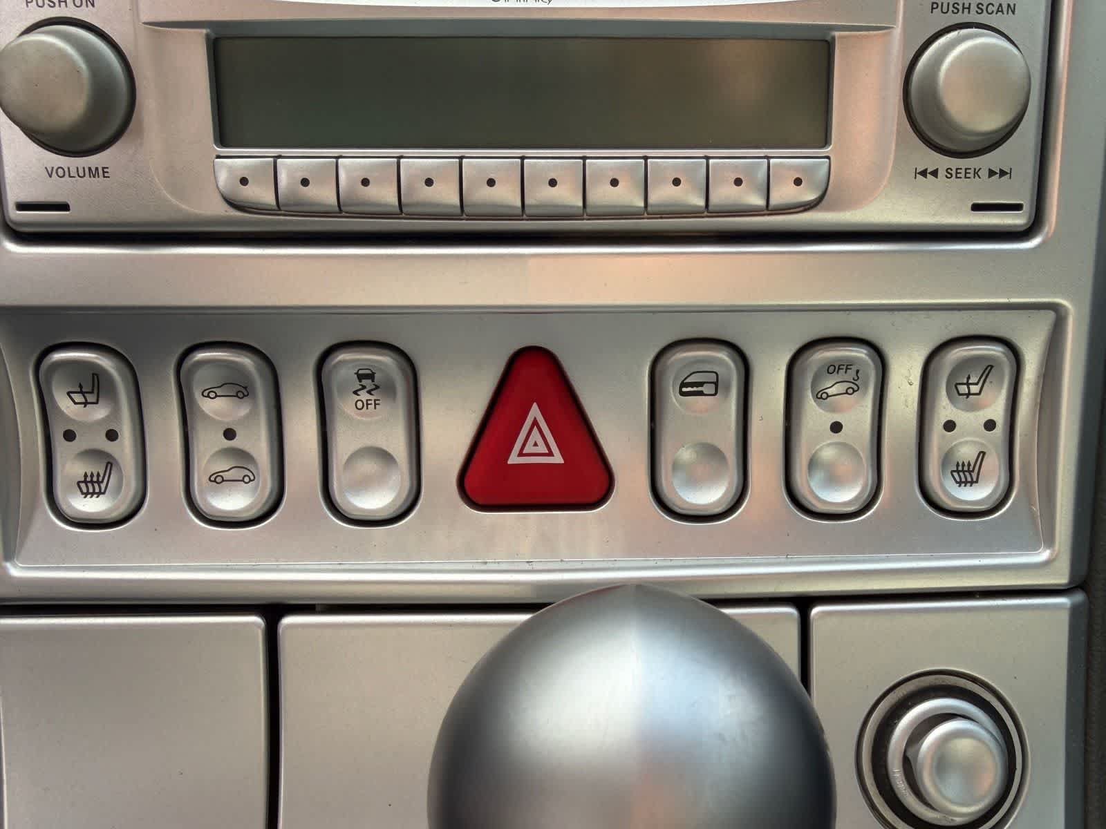 Used 2005 Chrysler Crossfire Limited RWD image 10